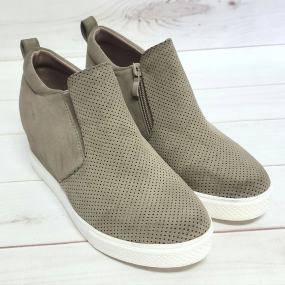 Alexis Leroy Hidden Platform Wedge Booties in Taupe Size 7.5 - New